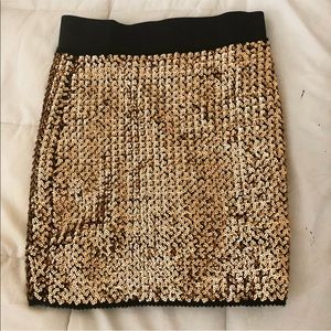 NWOT Forever 21 Full-Sequined Gold Mini Skirt